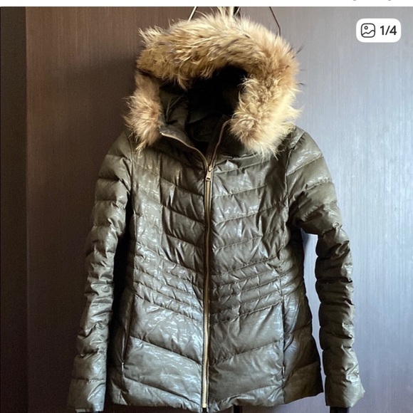 Andrew Marc Dark Green Puffer Jacket with raccoon fur Trim size M - Picture 2 of 4